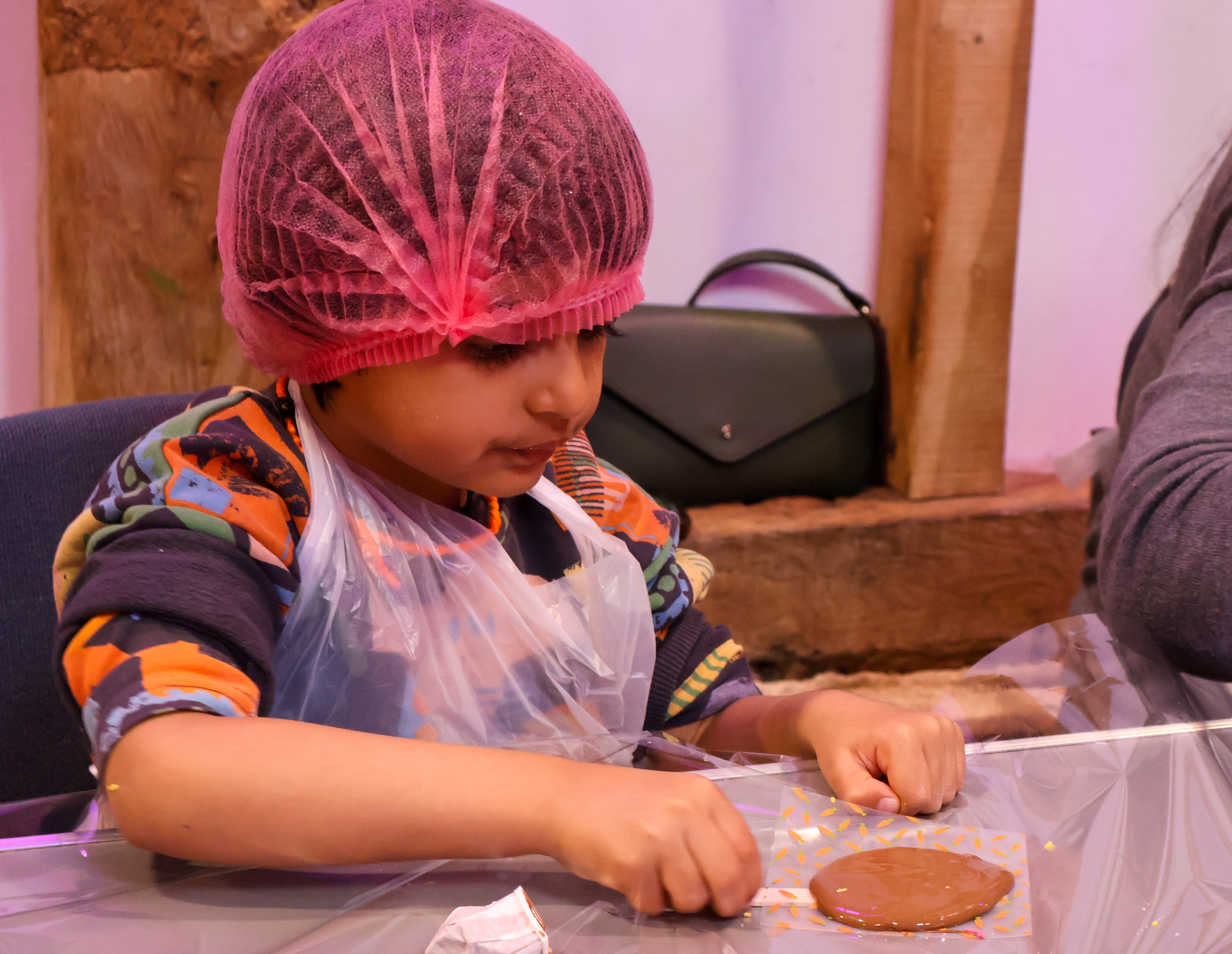 Explore: Chocolate Lollipops (Age 5 - 7 years)