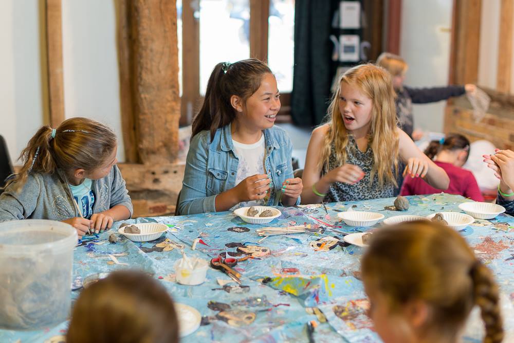 Explore: Ceramic Animal Coil Pots (Age 11+ years)