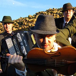 Christian Garrick and The Budapest Café Orchestra